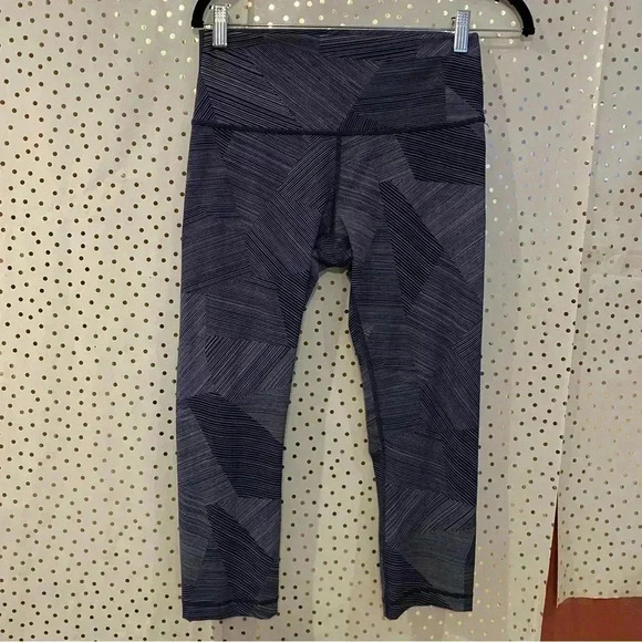 Lululemon Wunder Under High Rise Crop - Picture 1 of 8